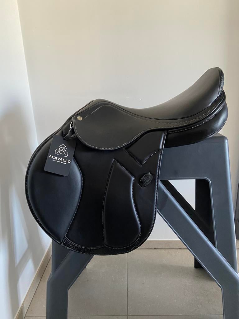 Selle Acavallo modigliani laine 17,5, Dieren en Toebehoren, Paarden en Pony's | Zadels, Zo goed als nieuw, Ophalen of Verzenden