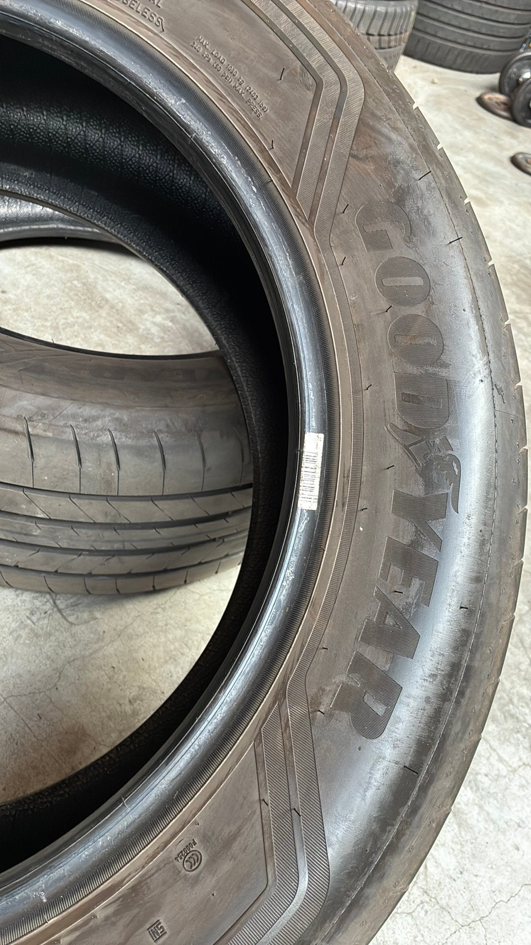 Pneus d'été 2555519 255/55/19 255/55R19 marque Goodyear, Enlèvement