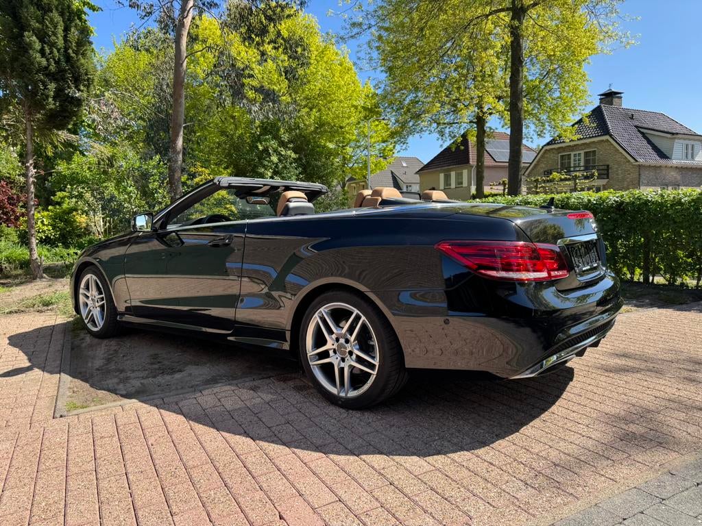 Zeer mooie Mercedes e klasse cabrio van 2016 AMG line, Cabriolet, Beige, Leder, Particulier