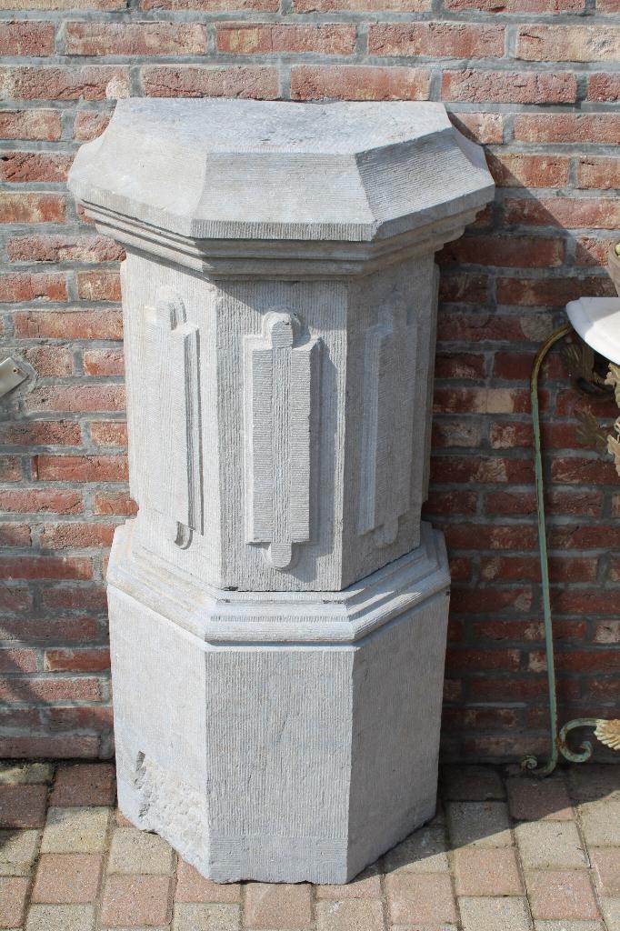 colonne départ ou pilastre en pierre bleu ., Enlèvement, Utilisé