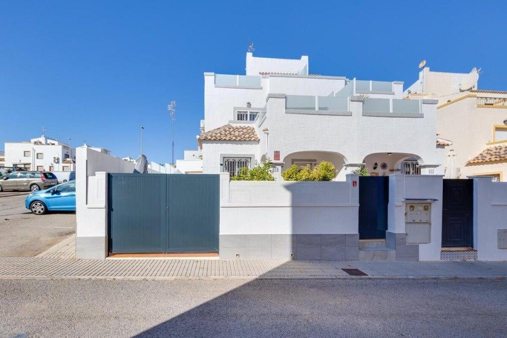 Maison d'angle en duplex rénovée à Playa Flamenca, Immo, Étranger, Espagne, Maison d'habitation, Autres