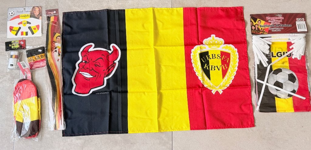 d'après des articles des Red Devils, Enlèvement ou Envoi, Neuf, Article de fête