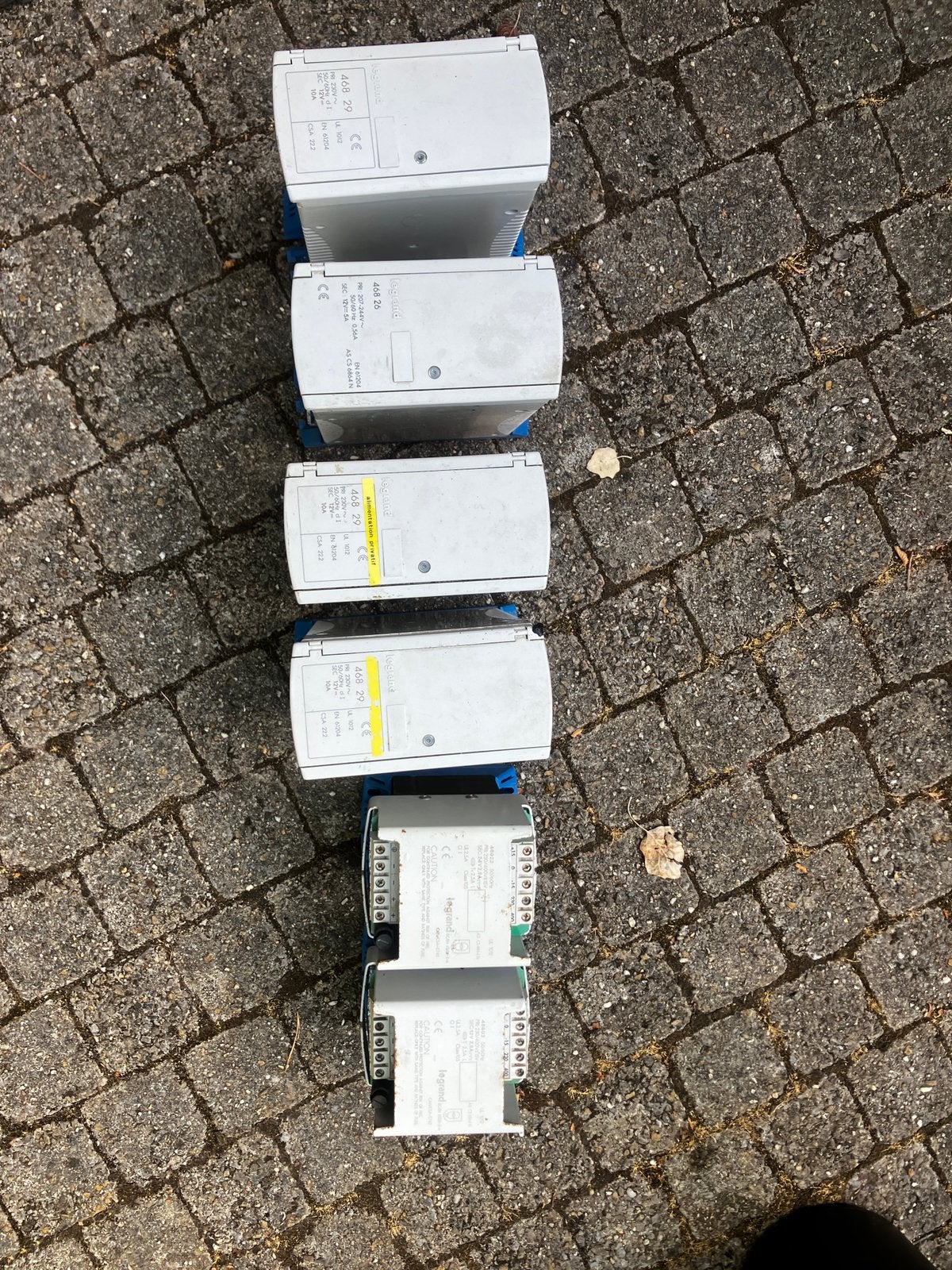 Legrand 12 en 24 v gestabiliseerde voedingsset, Ophalen of Verzenden, Zo goed als nieuw
