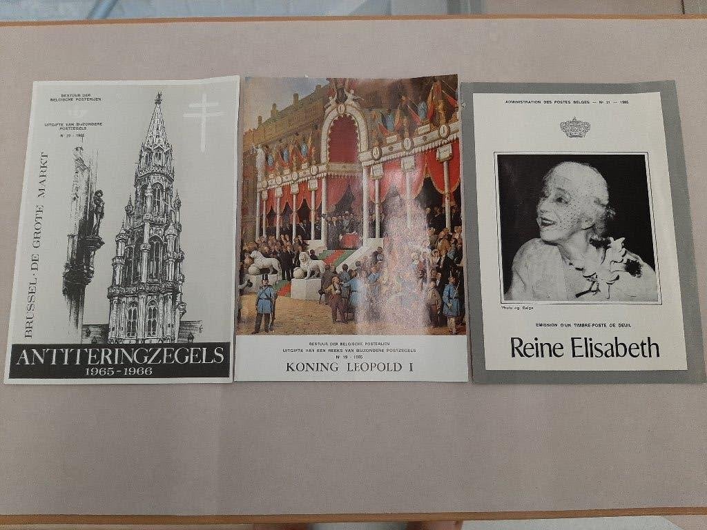Lot de timbres avec pochette 1965, Non oblitéré, Album pour timbres, Enlèvement, Neuf