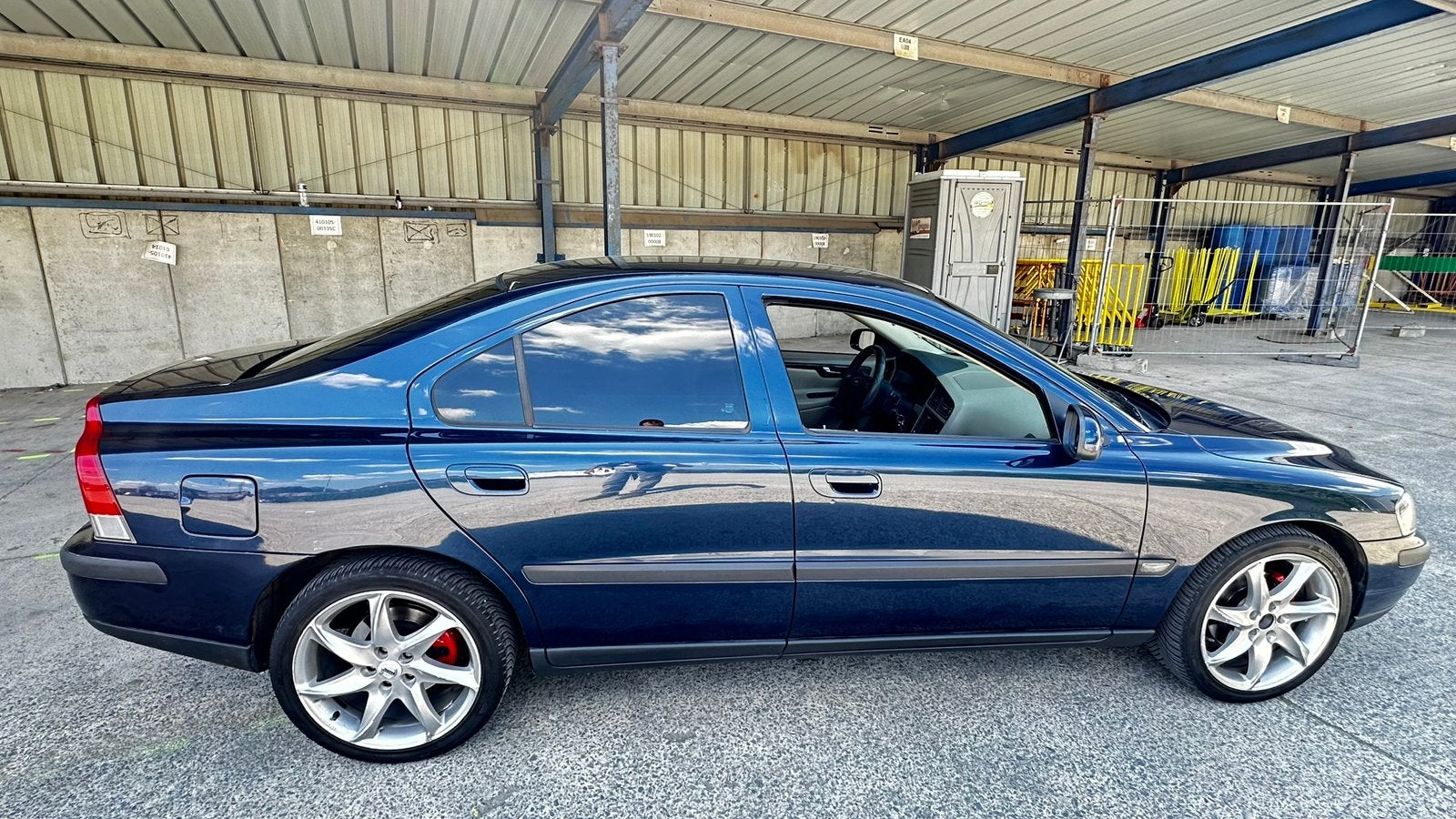 Volvo S60* 2.4i*Benzine* 239.000km* Automaat *Euro4* Lez, Autos, Volvo, Cuir, Achat, 2400 cm³, Entreprise