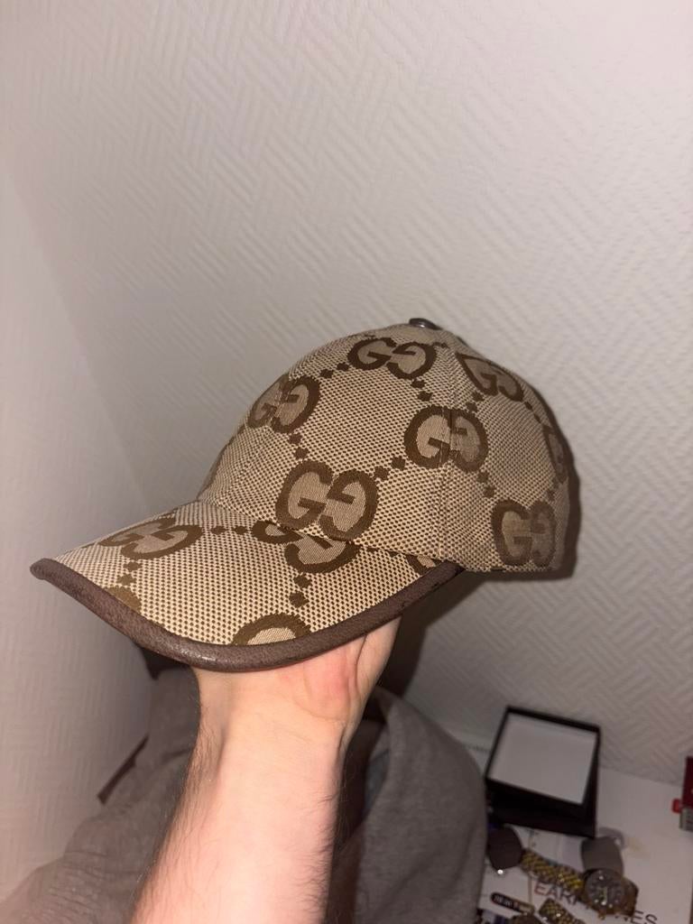 Gucci jumbo s56, Vêtements | Hommes, Chapeaux & Casquettes, Enlèvement, Comme neuf