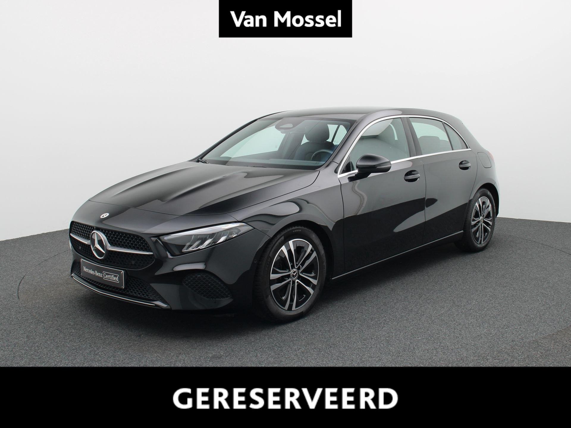 Mercedes-Benz A 180 Business Line + CARPLAY + CAMERA + SENSO, Auto's, Dealer onderhouden, Gebruikt, 4 cilinders, 136 pk