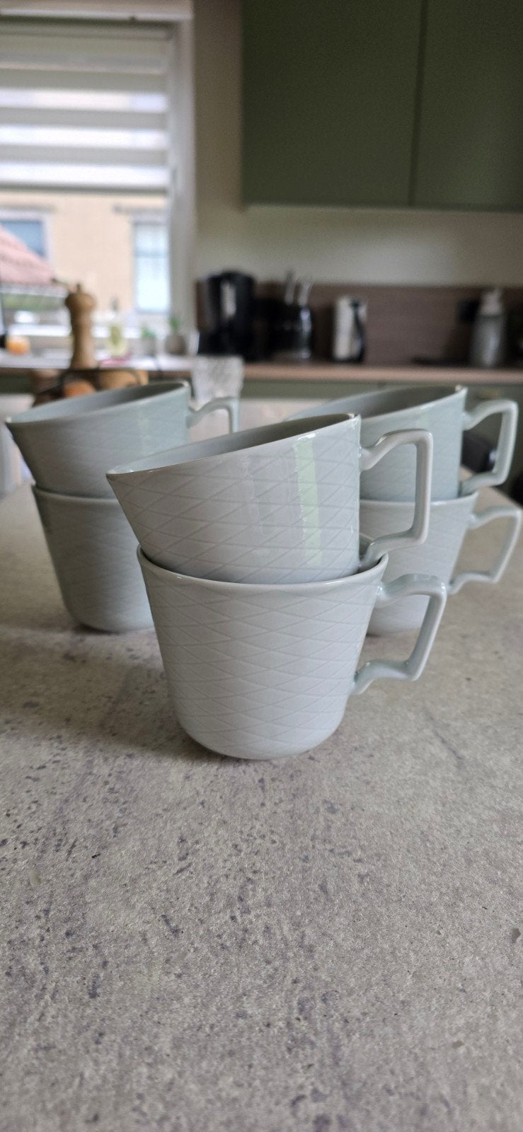 Lot de 6 tasses Ikea comme neuves. Capacité 32cl/320ml