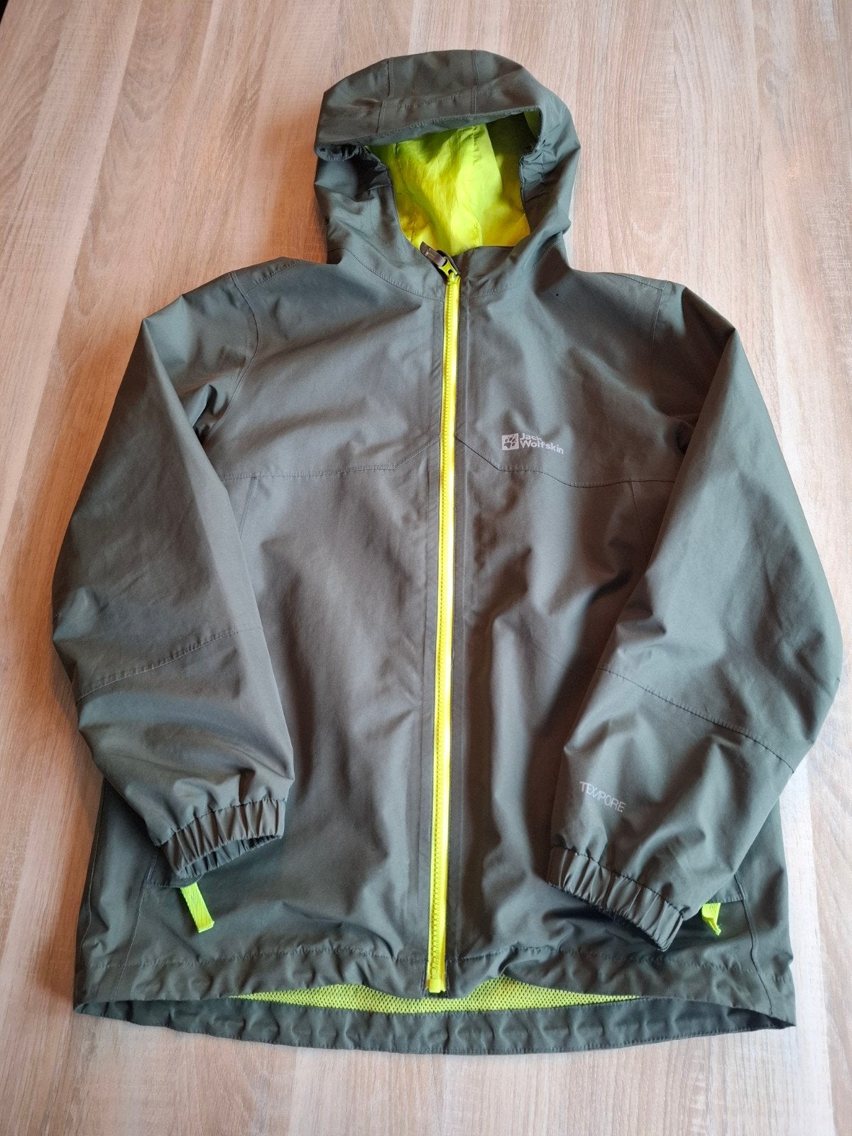 3 in 1 jas. Jack Wolfskin. maat 152. kaki + fleece. Jongen, Gebruikt, Jack Wolfskin, Ophalen of Verzenden, Jongen