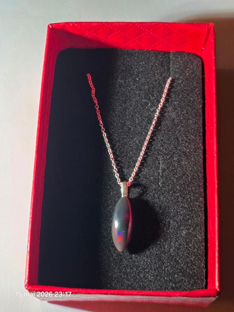Sterling zilveren hanger met zwarte opaal uit Ethiopië, Ophalen, Nieuw, Met edelsteen, Zilver