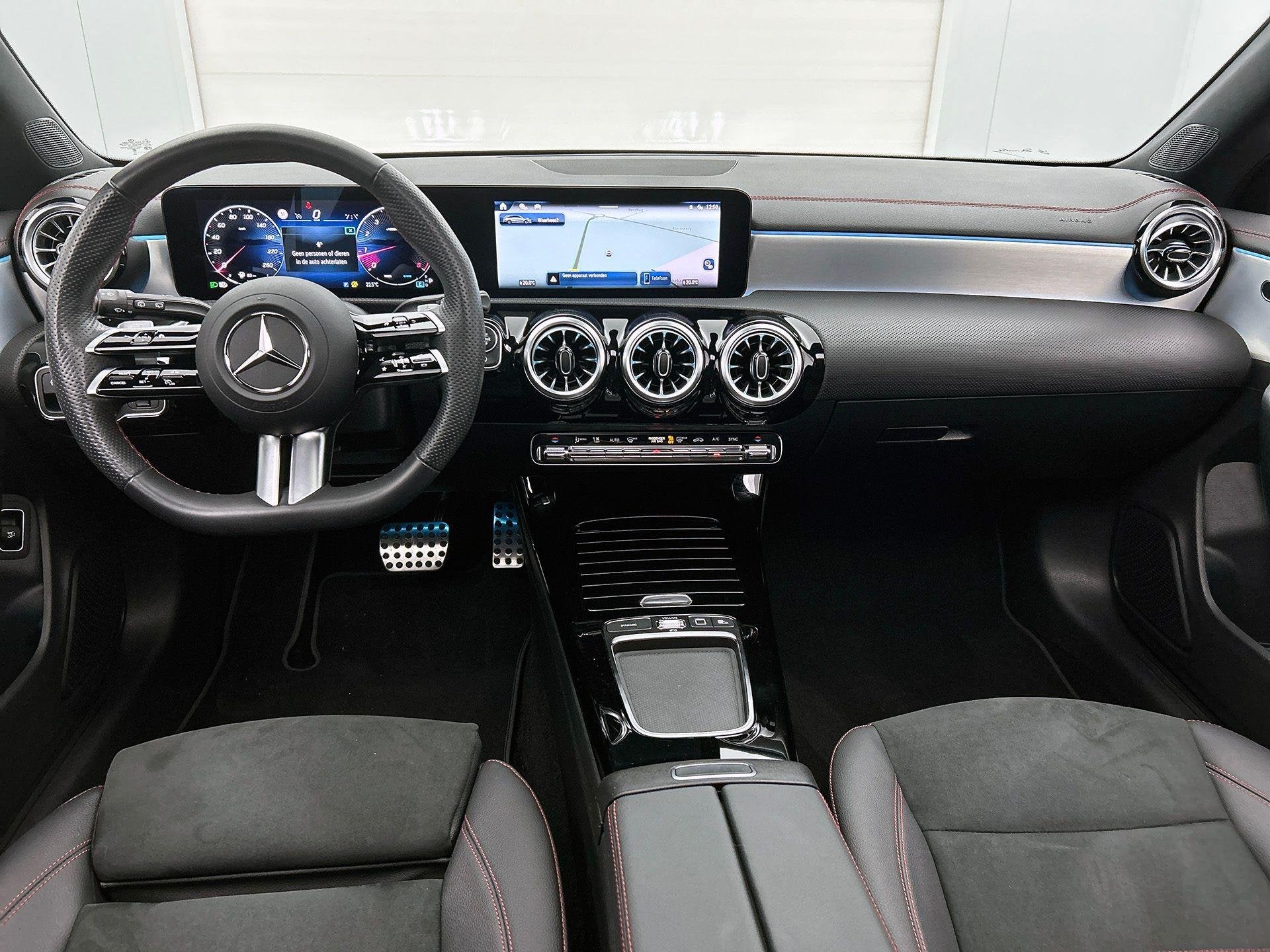 Mercedes-Benz CLA-Klasse 180 Shooting Brake AMG Line | Panor, Stof, Gebruikt, https://public.car-pass.be/vhr/6b64c6b9-8fca-471e-b1b2-1c467bd1df68