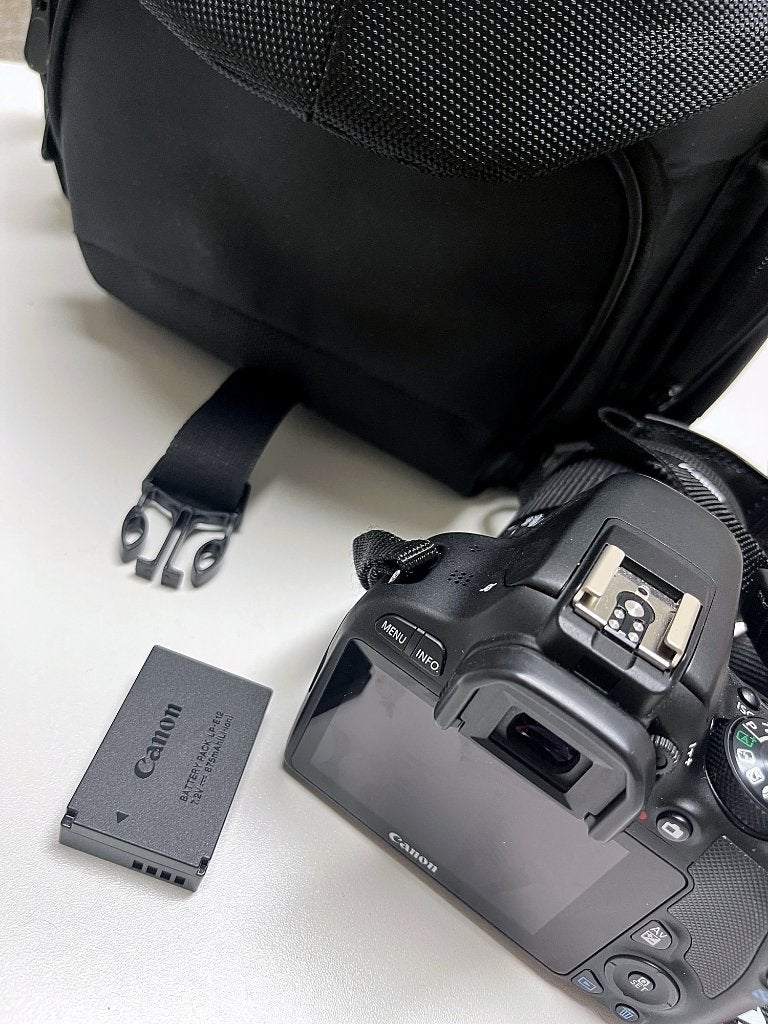 Canon EOS 100D + 18-55mm STM lens + 2 batterijen + draagtas, Audio, Tv en Foto, Ophalen, Spiegelreflex, Canon, Beeldstabilisatie