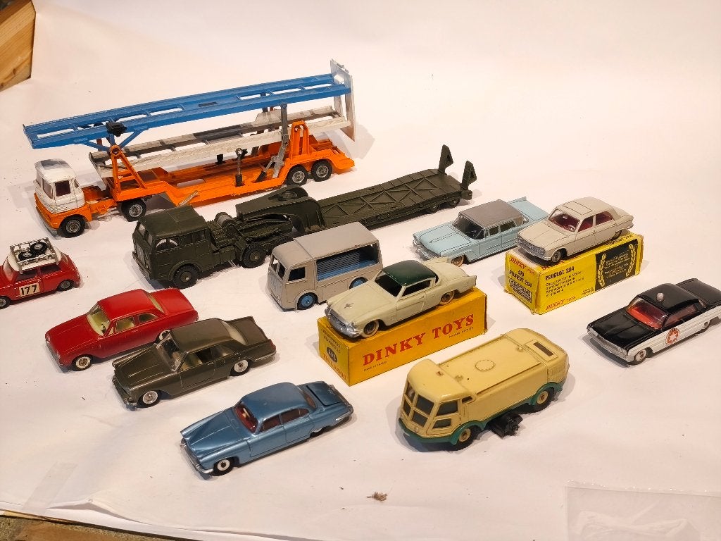 DIFFÉRENTES DINKY, CORGI, SOLIDO TEKNO, Enlèvement ou Envoi, Utilisé, Voiture, Dinky Toys