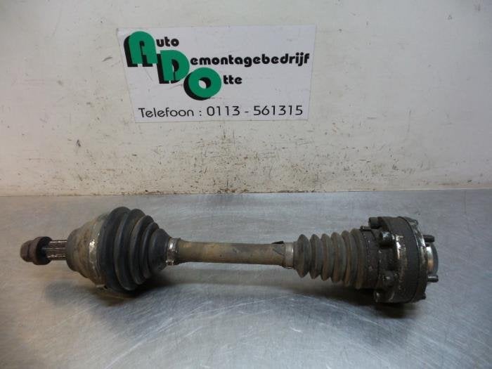 Aandrijfas links-voor van een Volkswagen Golf Plus (Golf Plu, Gebruikt, -, Volkswagen, -