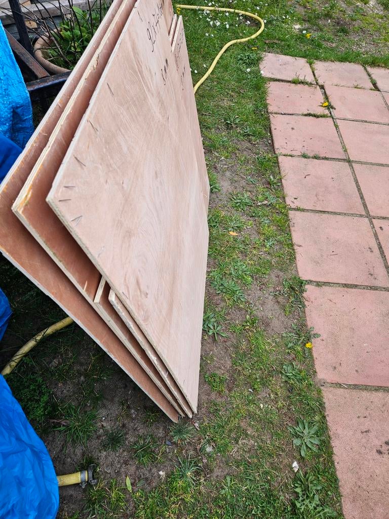 Triplex  D=8 mm  5 stuks beschikbaar samen voor 10 euro, Doe-het-zelf en Bouw, Ophalen