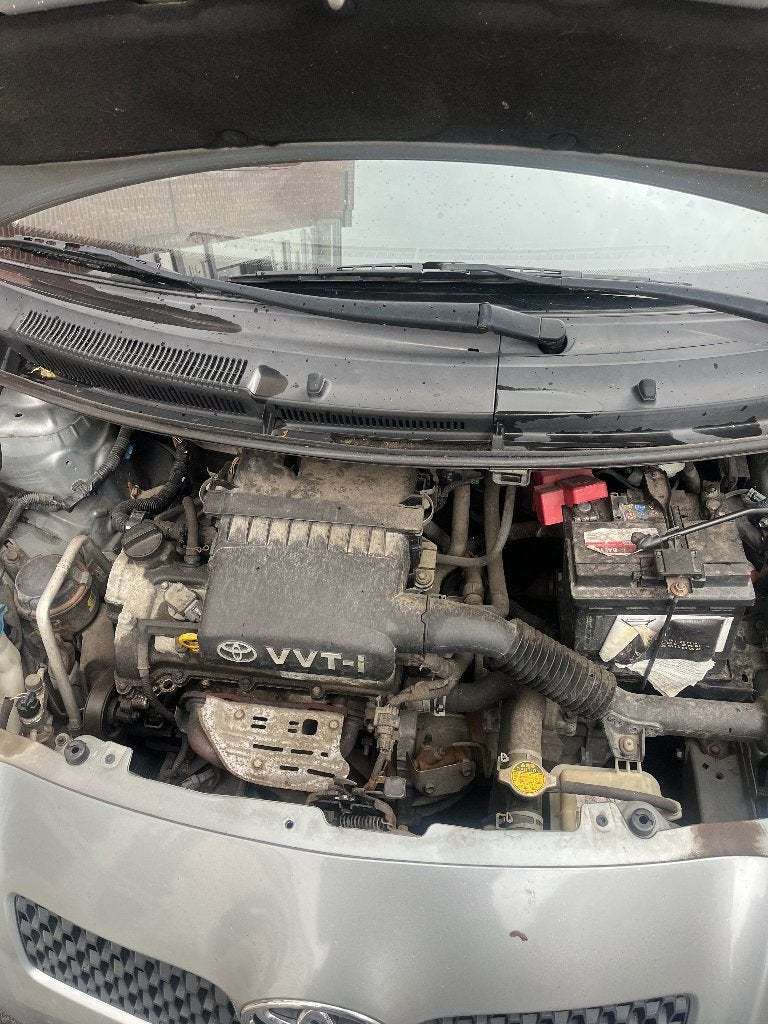 Toyota Yaris, Autos, Argent ou Gris, Achat, Boîte manuelle, Airbags