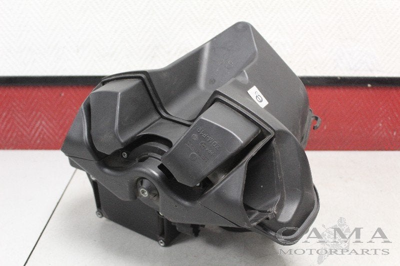 LUCHTFILTERHUIS Ducati Monster 1100 2008-2010, Dhr. S. di Majo, Gebruikt, Info@cama-motorparts.nl, P.J. Troelstraweg 8 8
3144 CX  MAASSLUIS, NL