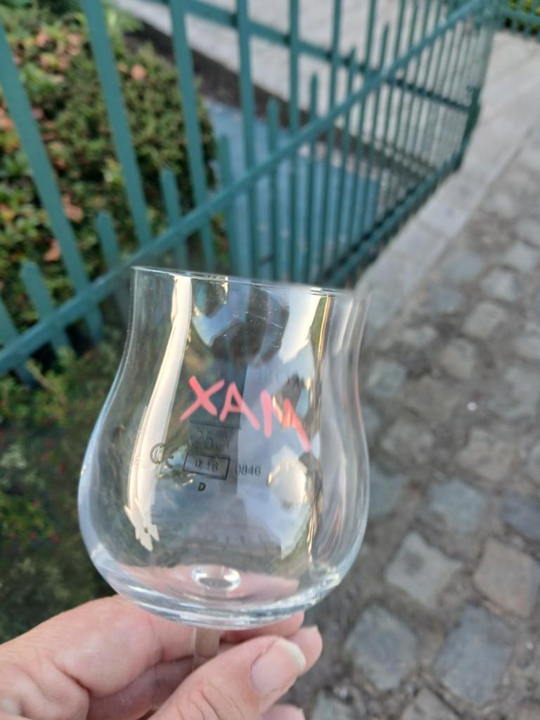 1 glas roze max, Ophalen