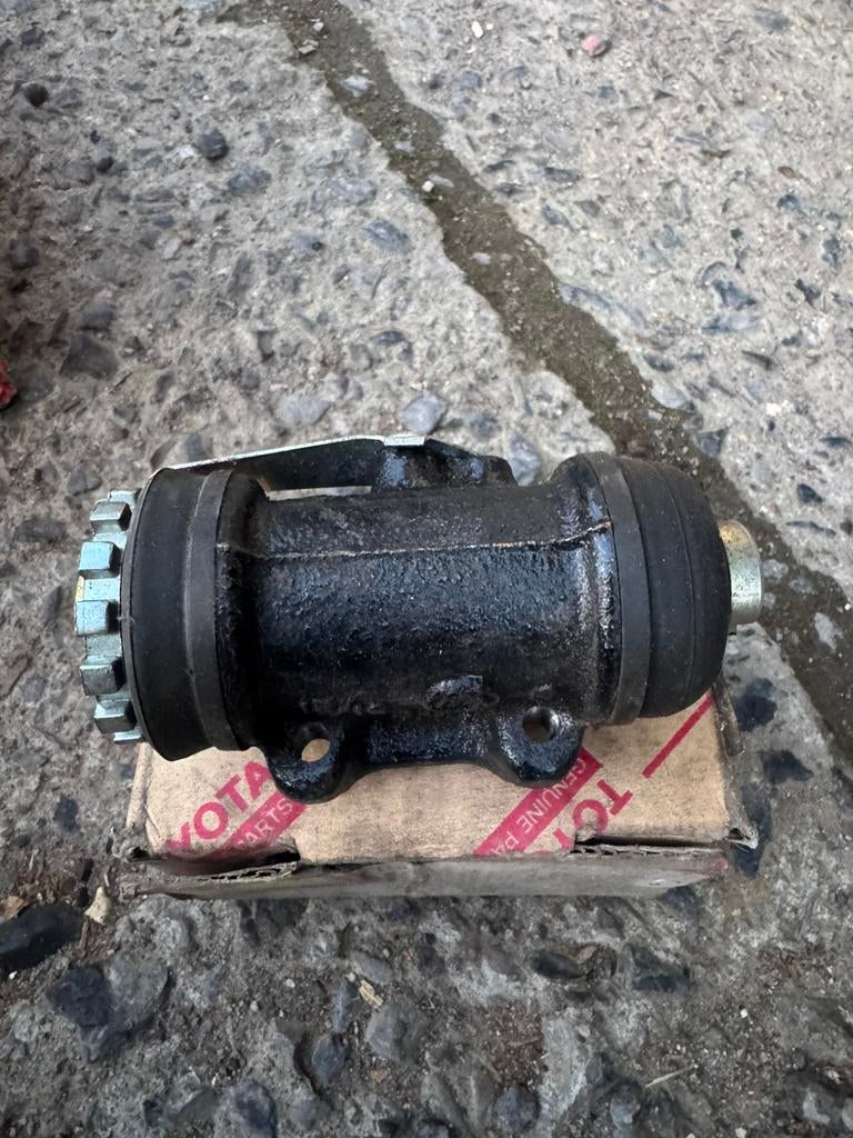 Toyota bj40 rempompjes en remschoenen, Auto-onderdelen, Ophalen, Toyota