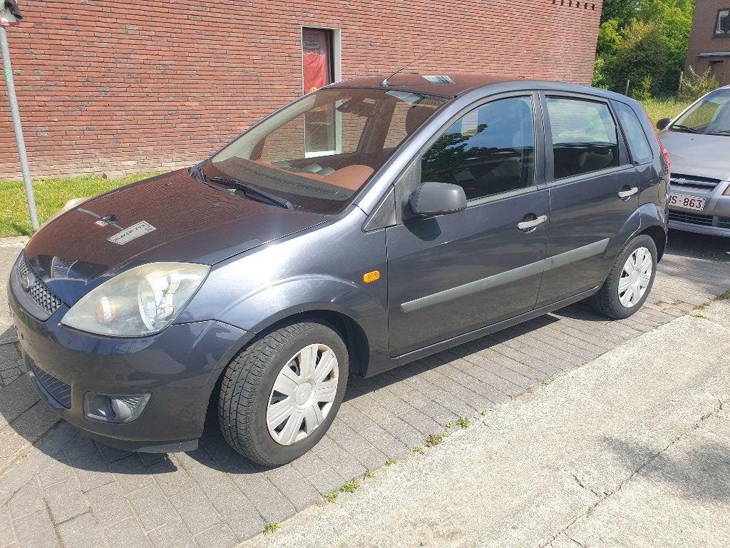 Ford Fiesta essence 120000 km avec climatisation, économique, Autos, Euro 5, Achat, Entreprise, Rétroviseurs électriques