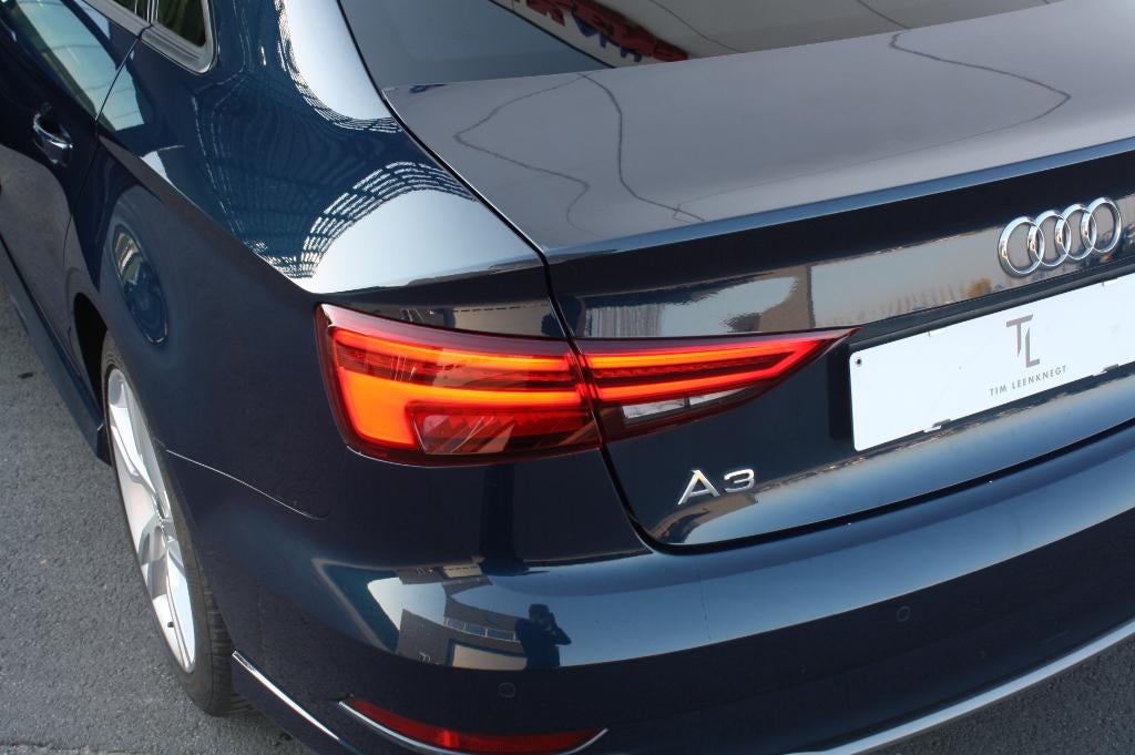 Audi A3 Limousine 35 TFSI 150 S-Line | Heated Leather Seats, Auto's, Voorwielaandrijving, 4 deurs, 1498 cc, 4 cilinders