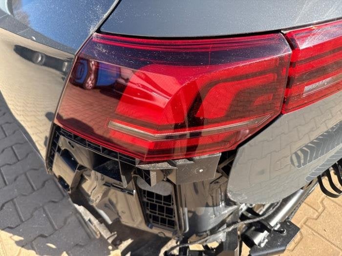 Achterlicht links van een Volkswagen Golf, Gebruikt, -, Volkswagen, -