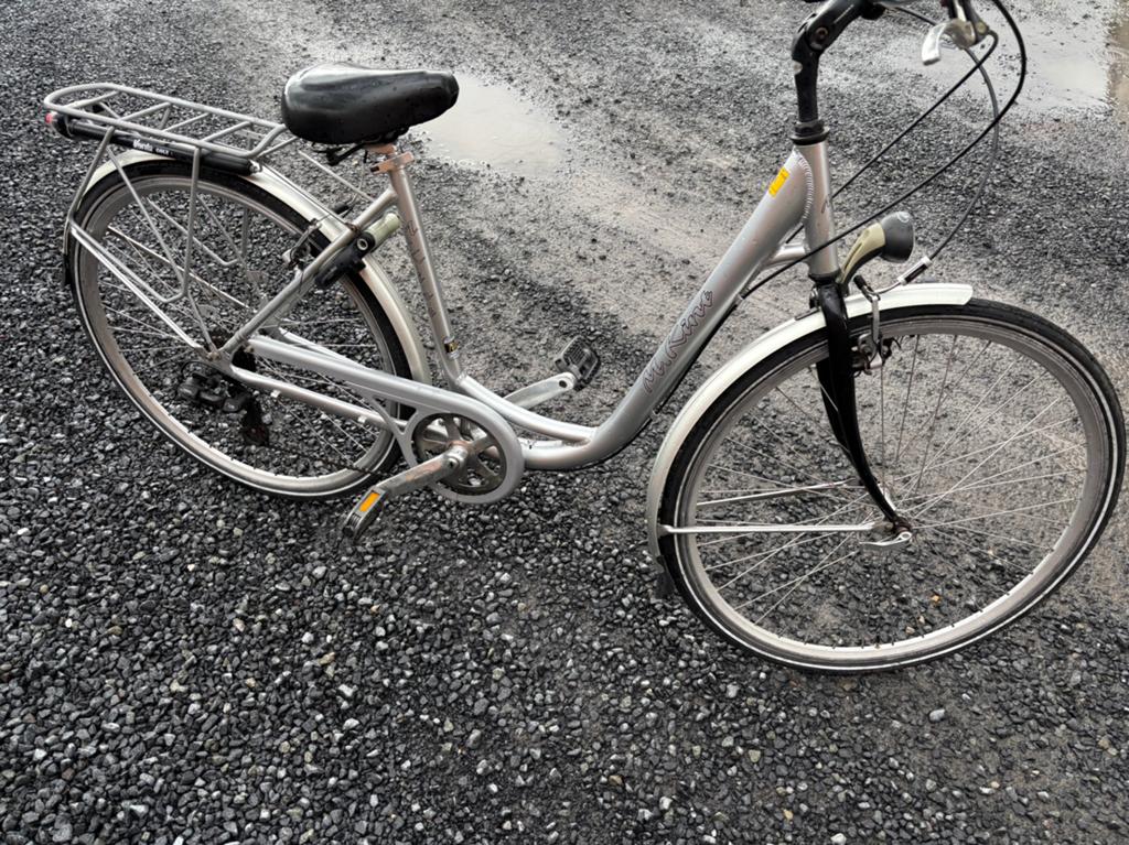 Damesfiets met lage opstap, Ophalen, Zo goed als nieuw