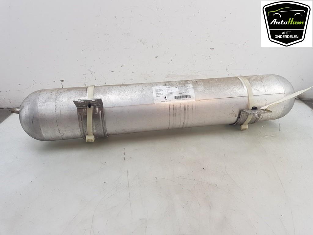 RÉSERVOIR D'AIR ABS Model X (|102792100B|147437900A|), Dhr. J. Ham, Administratie@autoham.nl, Utilisé, Autres marques automobiles