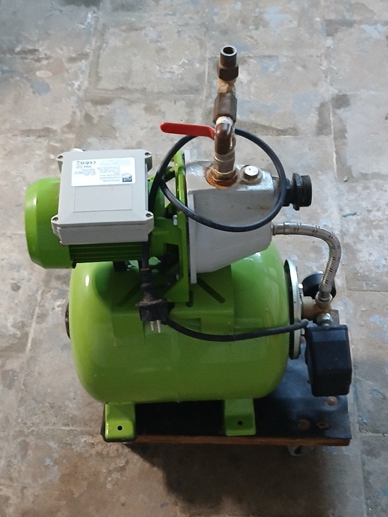 Pompe hydrophore, Jardin & Terrasse, Pompes à eau, Enlèvement, Utilisé, Électrique, Pompe à eaux claires