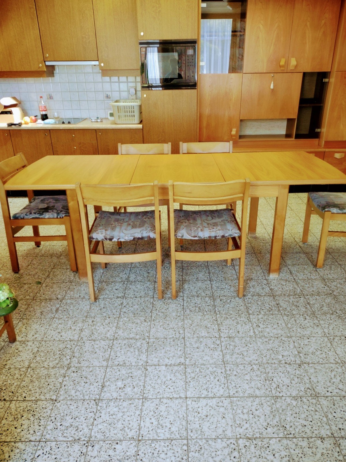 Mooie tafel en 6 stoelen., Ophalen