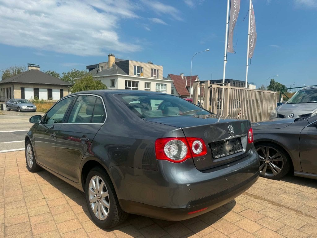Volkswagen Jetta 1.6 essence, Autos, Volkswagen, 4 portes, Entreprise, Boîte manuelle, Cruise Control
