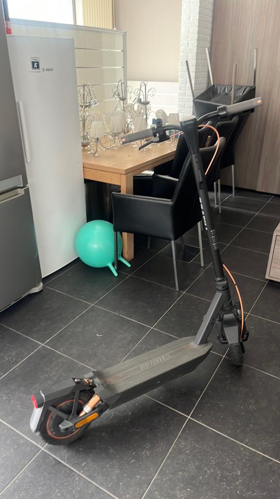 Navee elektrische step, Fietsen en Brommers, Steps, Ophalen of Verzenden, Gebruikt, Elektrische step (E-scooter)