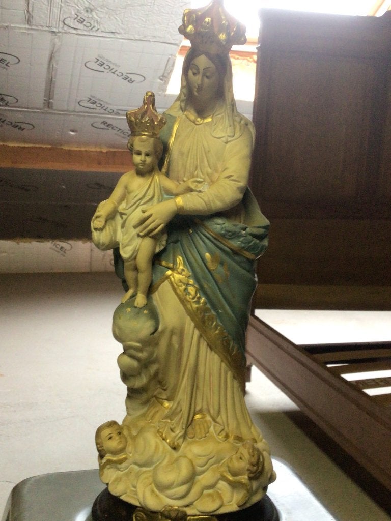 Marie avec Jésus, Enlèvement