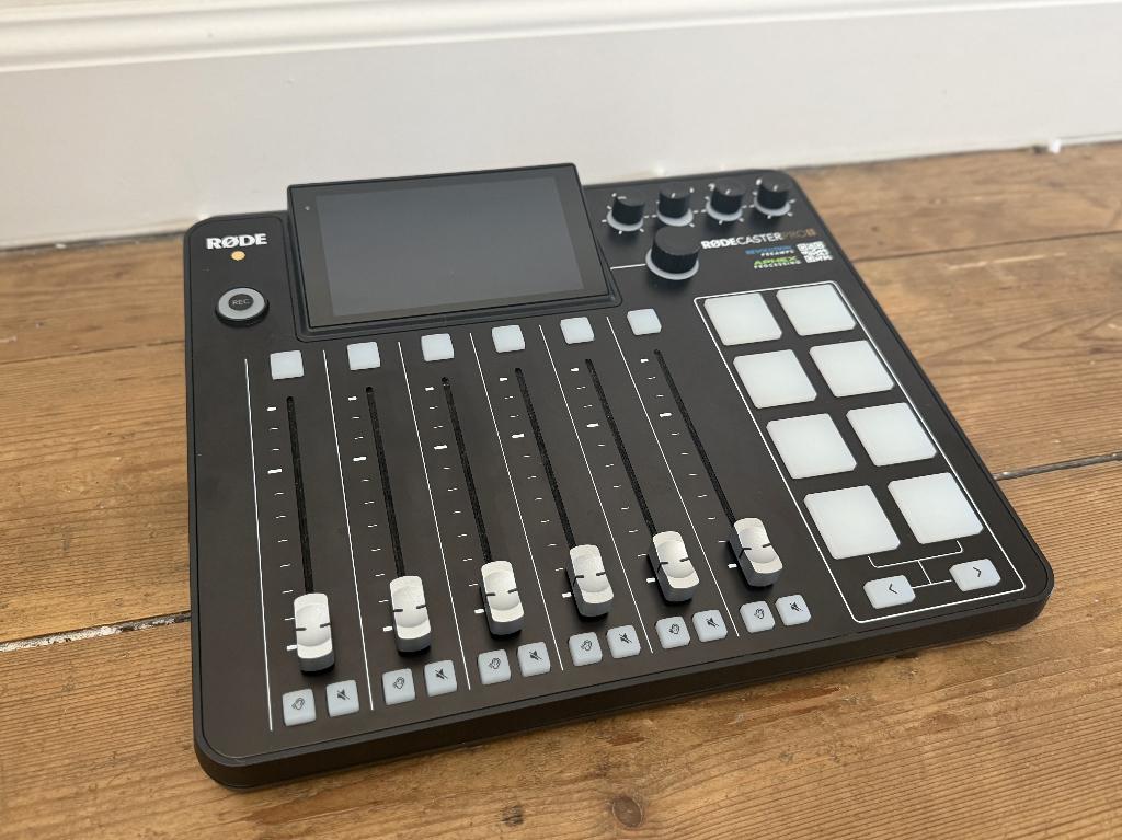 Rode RODECaster Pro II - podcast mixer — amper gebruikt, Ophalen of Verzenden, Zo goed als nieuw, Minder dan 5 kanalen, Microfooningang