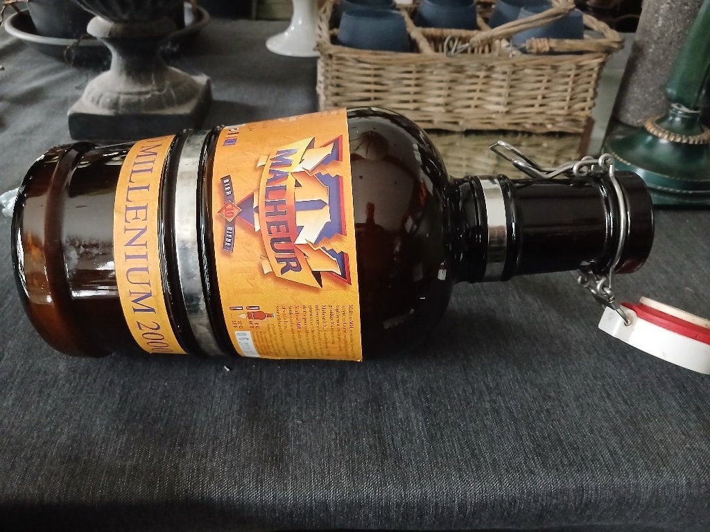 Malheur 10% Millennium fles 2L met beugelsluiting, Verzamelen, Biermerken, Ophalen of Verzenden