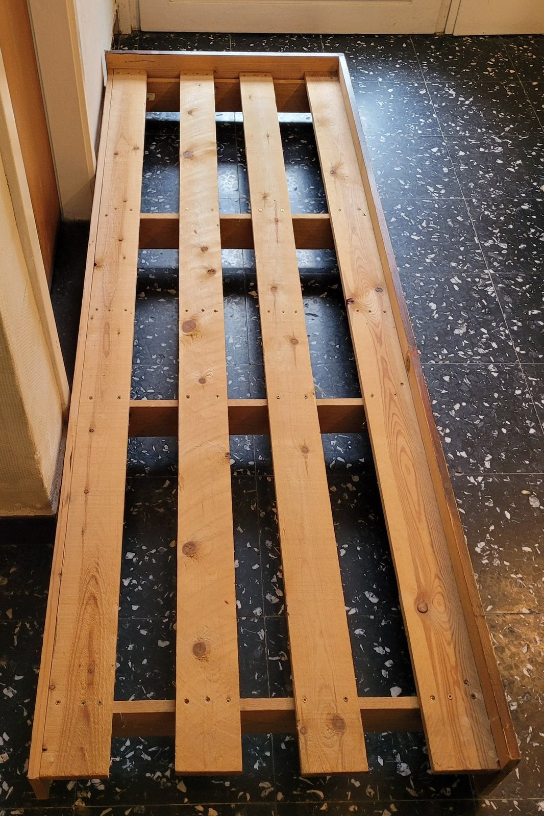 Mooi houten frame voor bank 200/70/20 LxBxH, Huis en Inrichting, Zetels | Zetels, Ophalen, Zo goed als nieuw