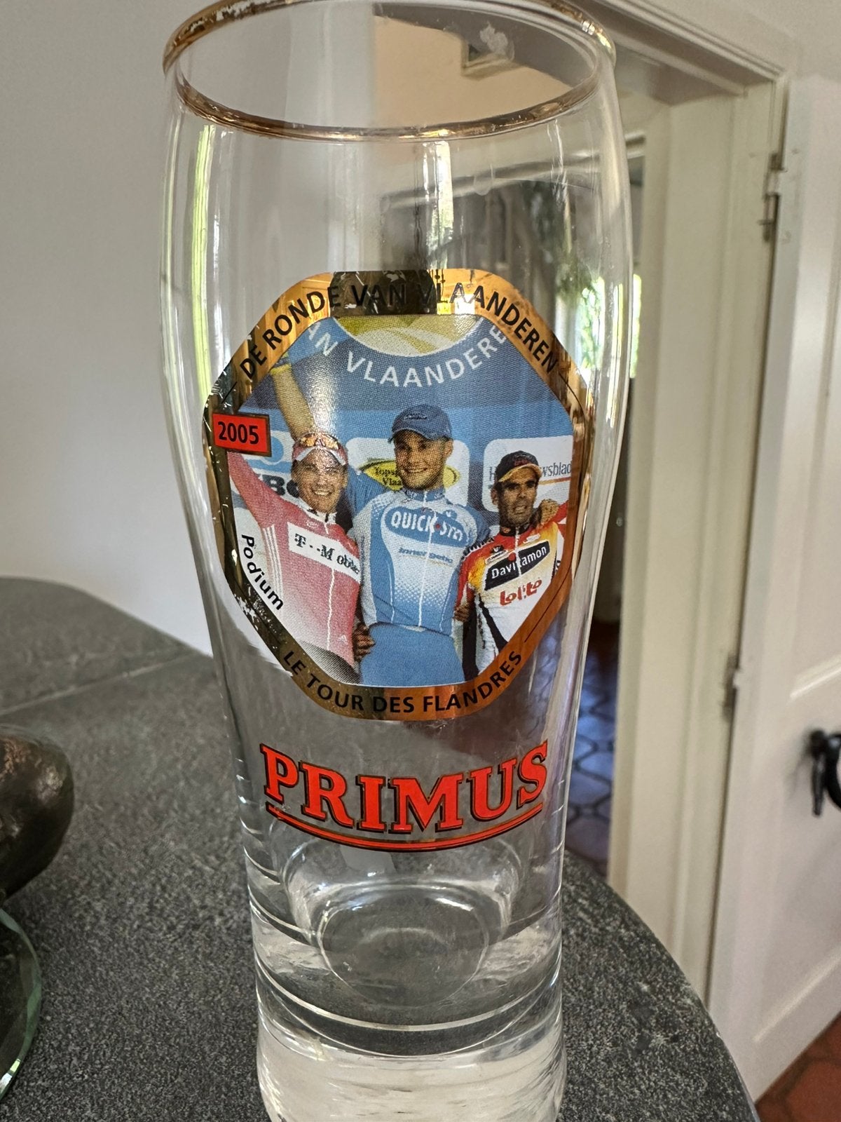 collectors item: bierglas winnaar ronde van Vlaanderen 2005, Ophalen, Zo goed als nieuw, Bierglas