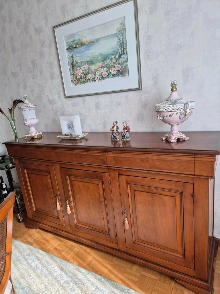 Mooie eetplaats, Huis en Inrichting, Kasten | Dressoirs, Ophalen, Kersenhout