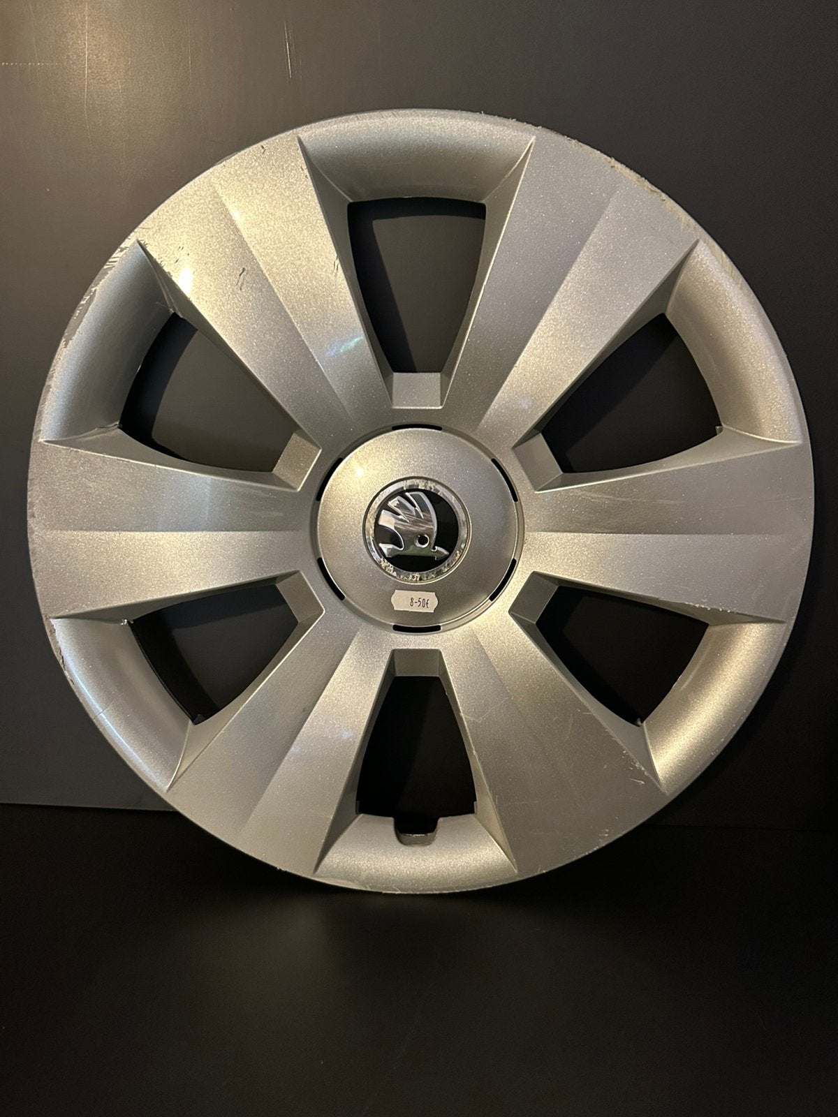 1 enjoliveur d’origine Skoda Fabia octavia 15", Autos : Divers, Enjoliveurs, Enlèvement ou Envoi, Utilisé