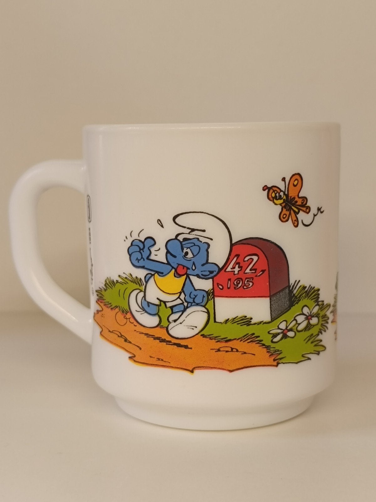 Smurfen Peyo Arcopal Benedictin 1984 vintage mok, Collections, Schtroumpfs, Enlèvement ou Envoi