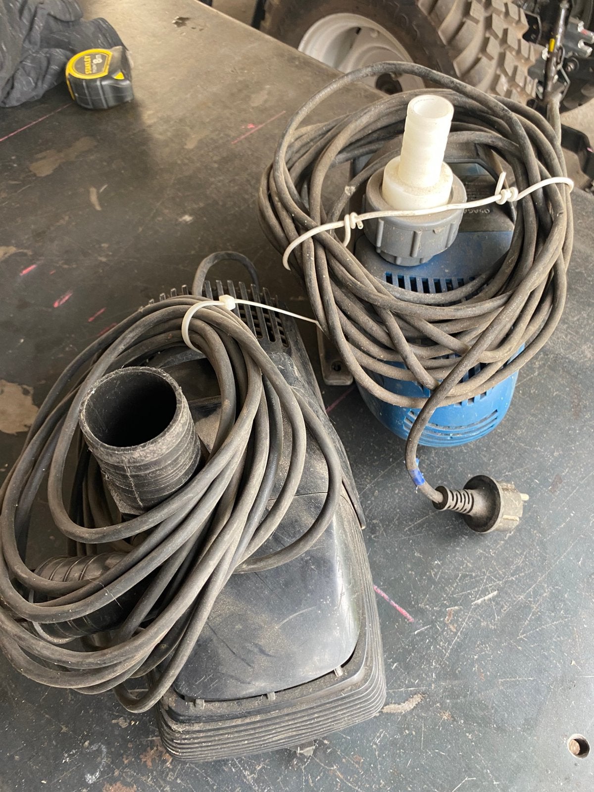 Vijverpomp 2 stuks, Tuin en Terras, Ophalen, Gebruikt, Elektrisch, Overige typen