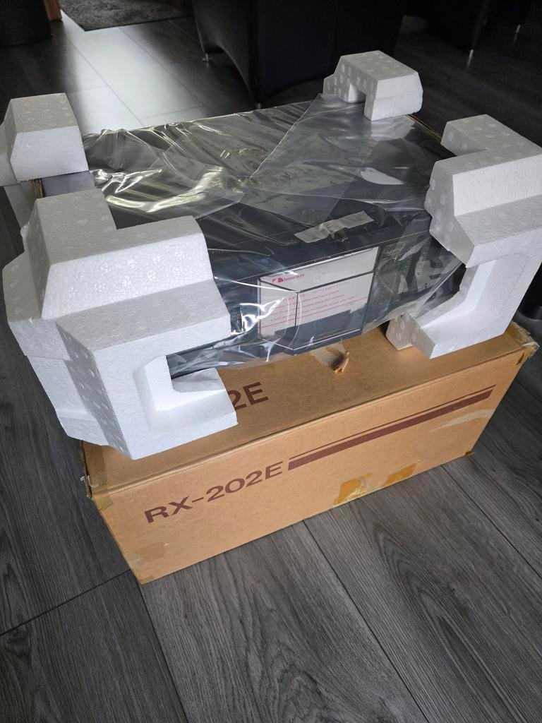 Nakamichi RX 202 E neuf dans sa boîte !, Enlèvement ou Envoi, Simple
