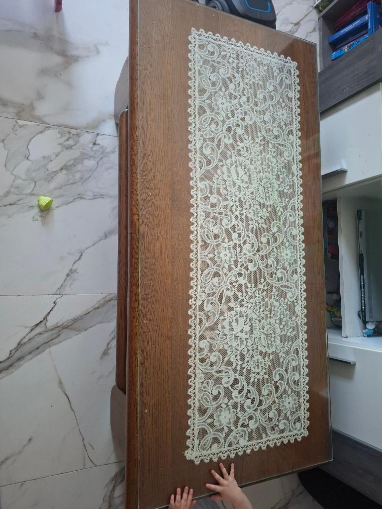 Table basse en bois massif avec verre de protection, Maison & Meubles, 100 à 150 cm, Moins de 50 cm, Comme neuf, Enlèvement