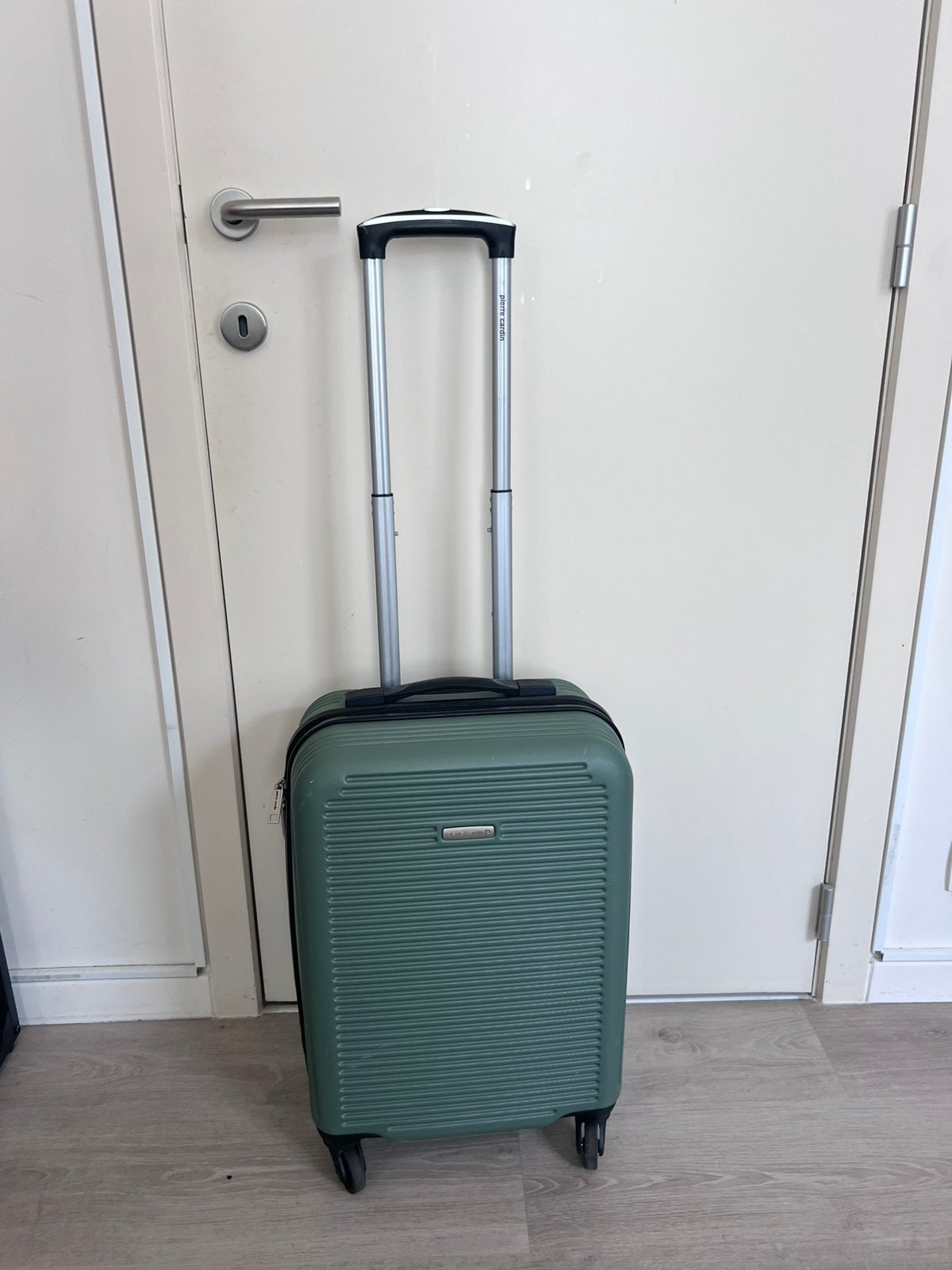 Pierre Cardin - petite valise (taille cabine) à coque rigide, Bijoux, Sacs & Beauté, Valises, Utilisé, Plastique dur, 50 à 60 cm