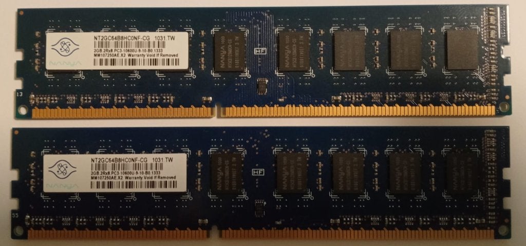 Lot de 2 barrettes RAM DDR3 2 Go Nanya NT2GC64B8HC0NF-CG, Enlèvement ou Envoi, Reconditionné, DDR3, Desktop