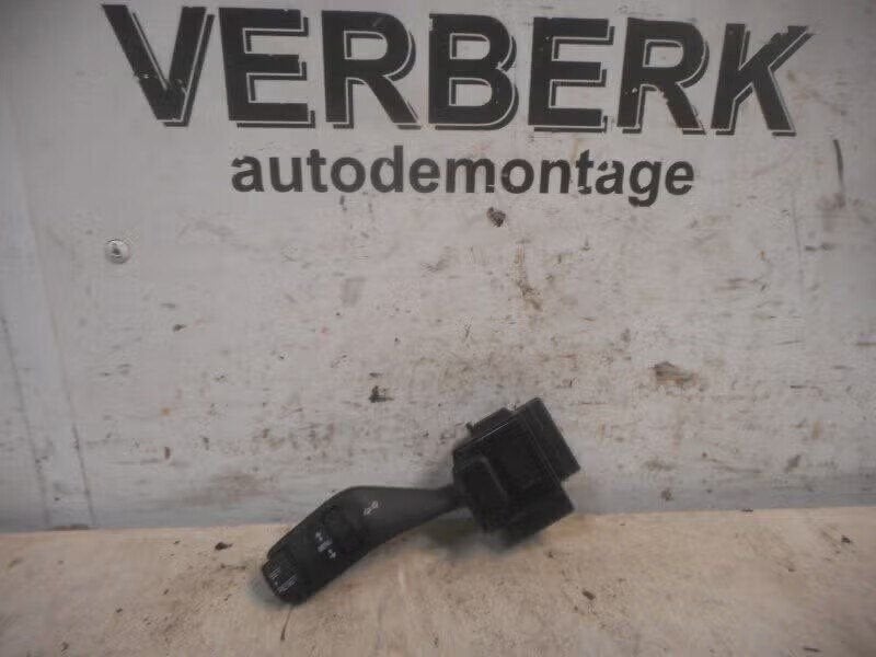 KNIPPERLICHTSCHAKELAAR Ford Focus 2 C+C (4m5t-13335-bd), Enlèvement ou Envoi, Henry-Ford-Straße 1 50735 Köln, DE, Ford-Werke GmbH