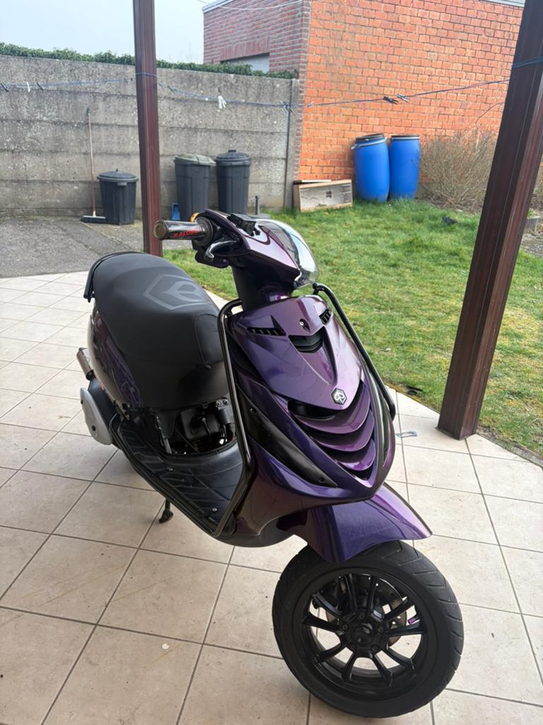 piaggio zip A klasse, Fietsen en Brommers, Ophalen, Klasse A (25 km/u), Zo goed als nieuw, 70 cc