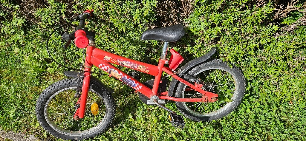Vélo enfant 16 pouces Cars / Flash McQueen – 4/6 ans, Vélos & Vélomoteurs, Vélos | Vélos pour enfant, Utilisé, 16 à 20 pouces