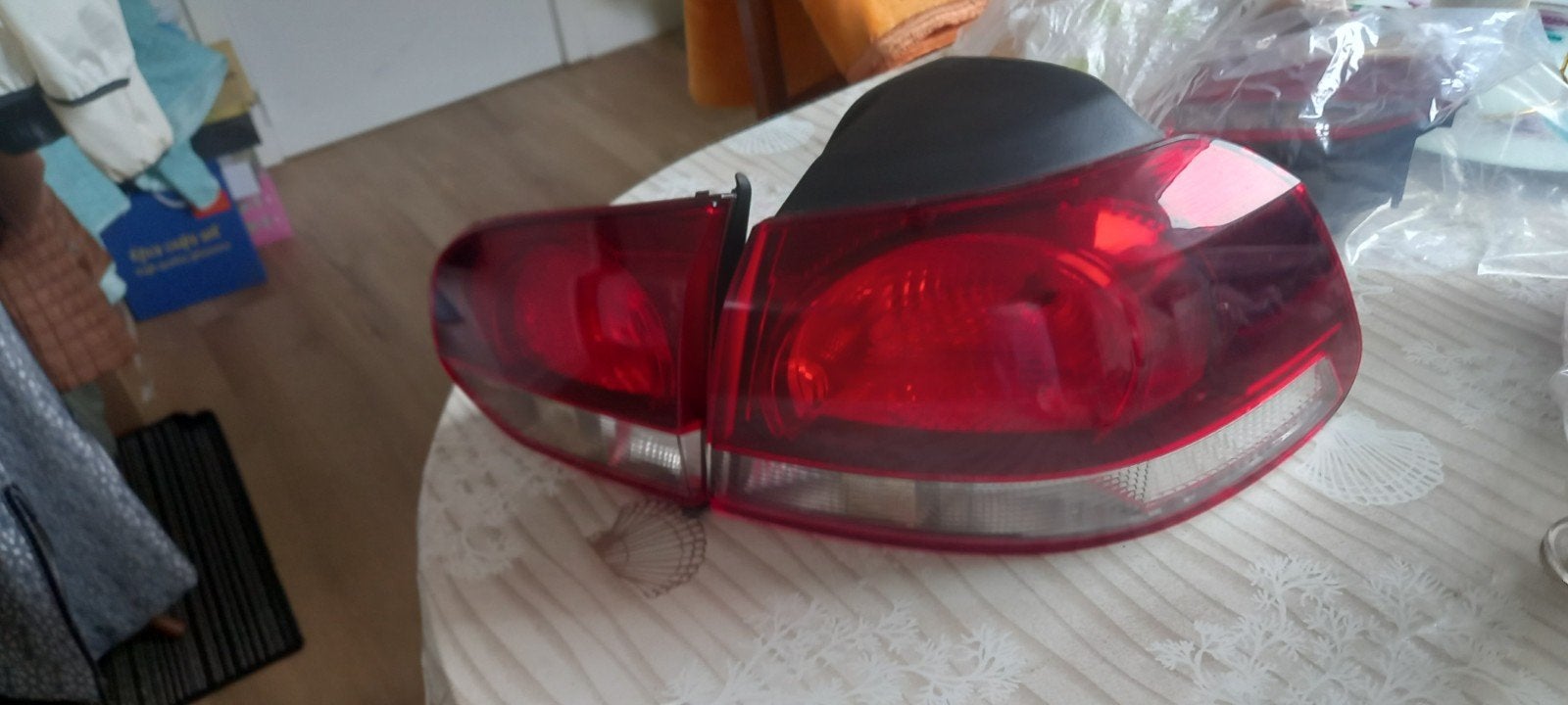 phares arriere ( complet)  golf 6 2010