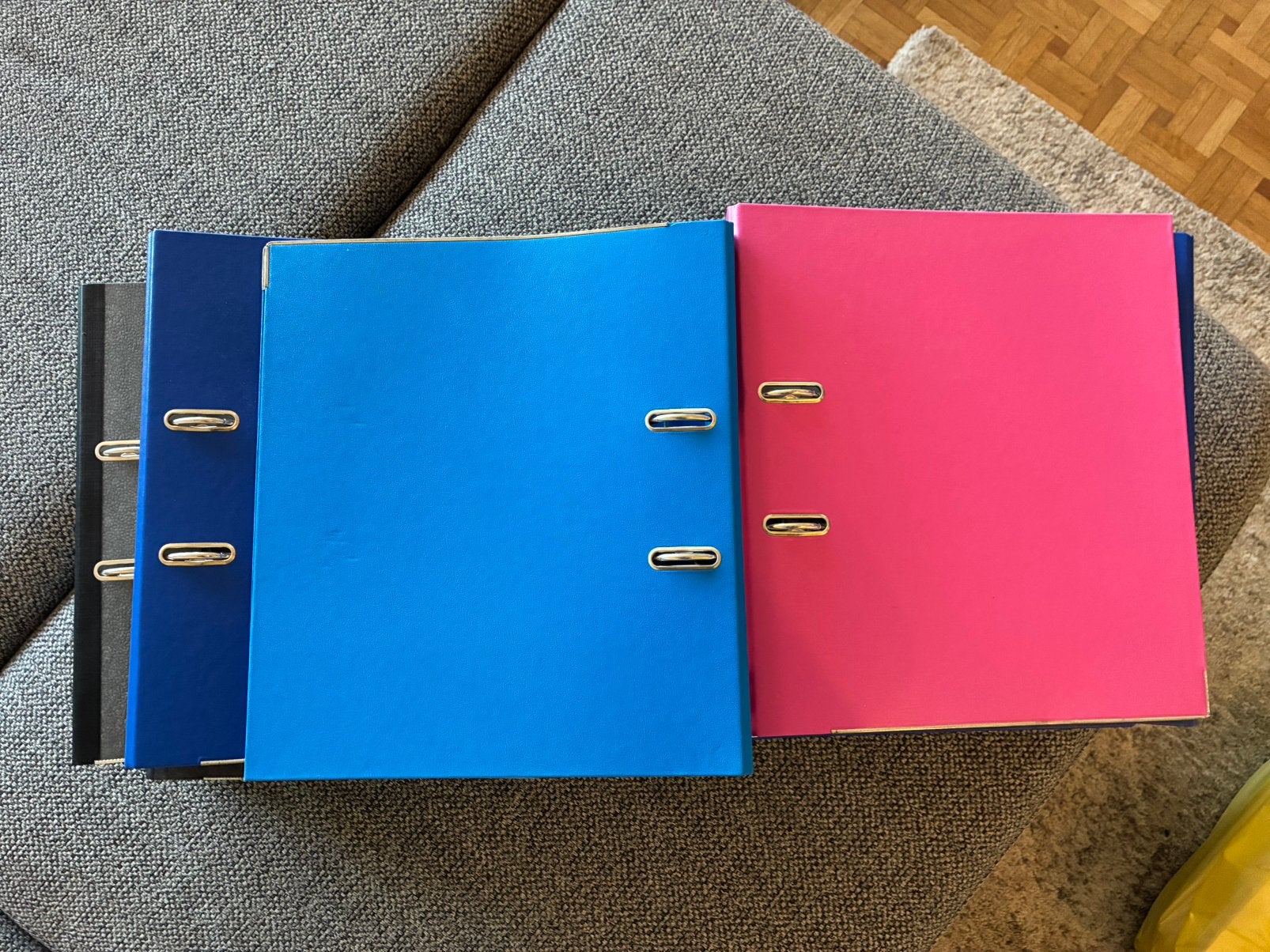Lot de 8 classeurs à levier A4 – Très bon état, Divers, Ecriture, Comme neuf, Enlèvement